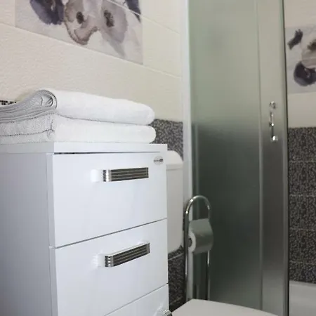 2 Apartment *