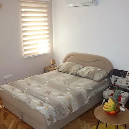 2 Apartment *